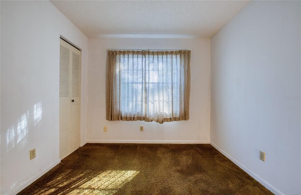 For Sale: $445,000 (5 beds, 2 baths, 1685 Square Feet)