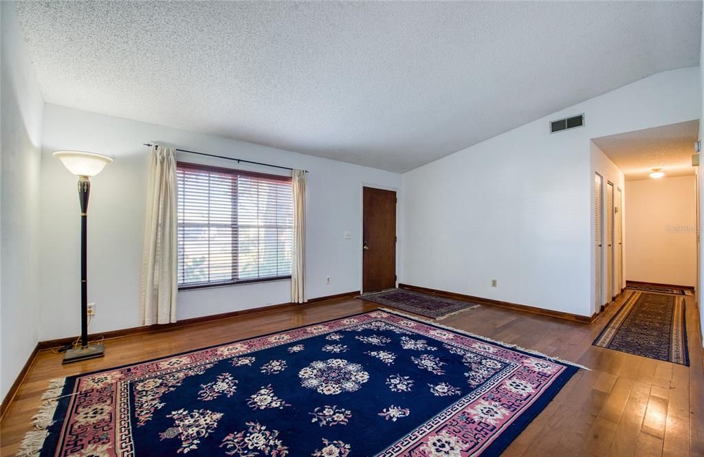 For Sale: $445,000 (5 beds, 2 baths, 1685 Square Feet)