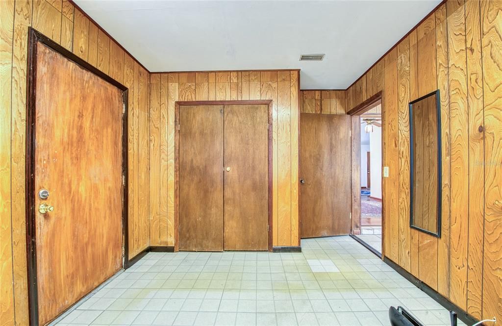 For Sale: $445,000 (5 beds, 2 baths, 1685 Square Feet)