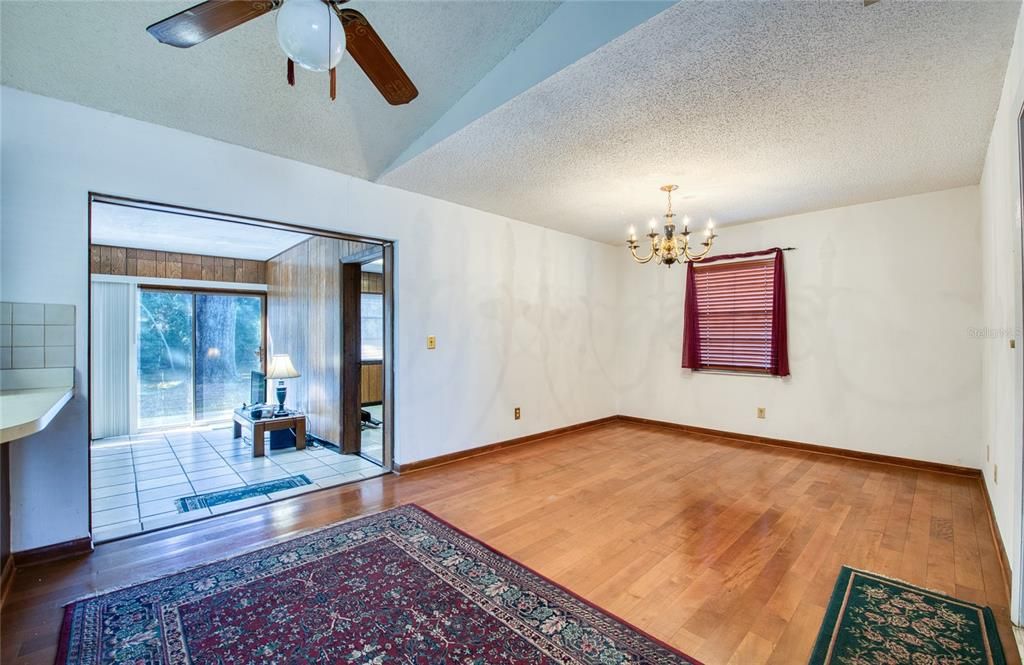 For Sale: $445,000 (5 beds, 2 baths, 1685 Square Feet)