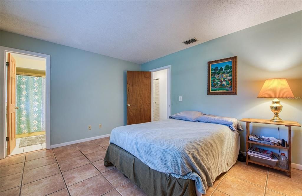 For Sale: $445,000 (5 beds, 2 baths, 1685 Square Feet)