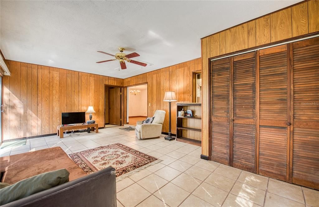 For Sale: $445,000 (5 beds, 2 baths, 1685 Square Feet)