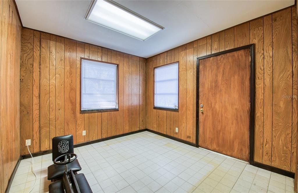 For Sale: $445,000 (5 beds, 2 baths, 1685 Square Feet)