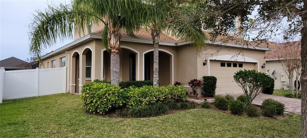 出租: $2,800 (4 贝兹, 2 浴室, 2585 平方英尺)