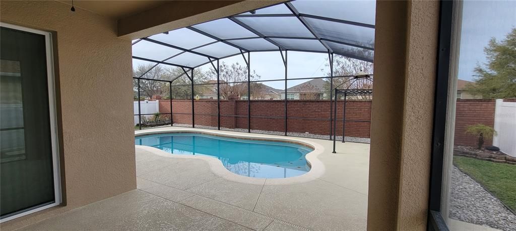 出租: $2,800 (4 贝兹, 2 浴室, 2585 平方英尺)