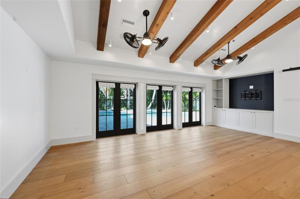 For Sale: $2,095,000 (3 beds, 3 baths, 1905 Square Feet)