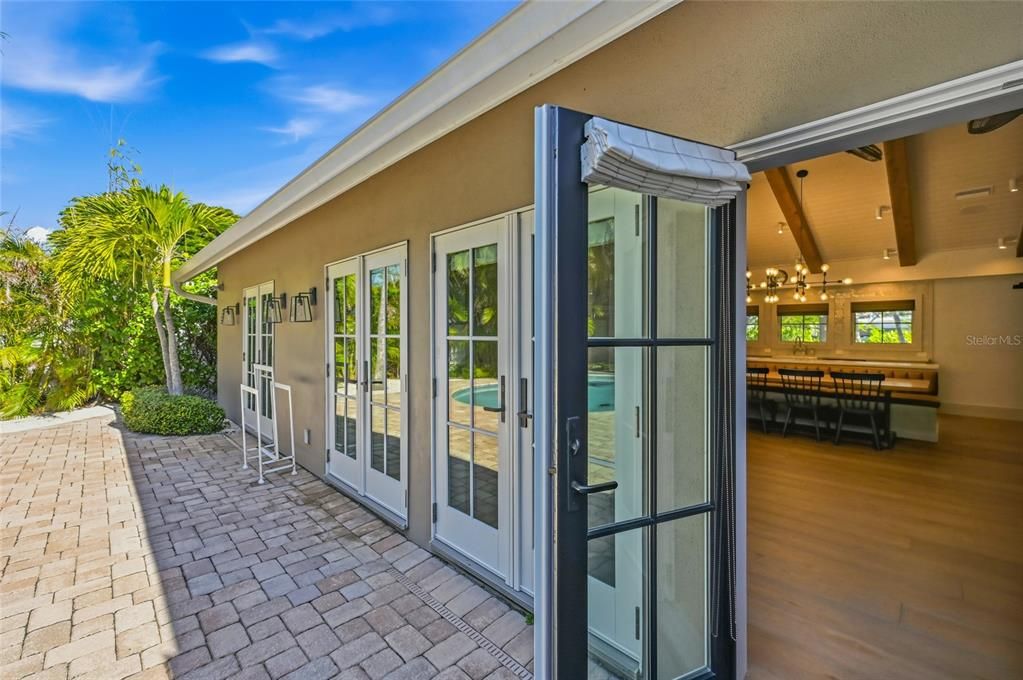 For Sale: $2,095,000 (3 beds, 3 baths, 1905 Square Feet)