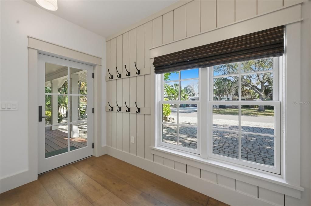 For Sale: $2,095,000 (3 beds, 3 baths, 1905 Square Feet)