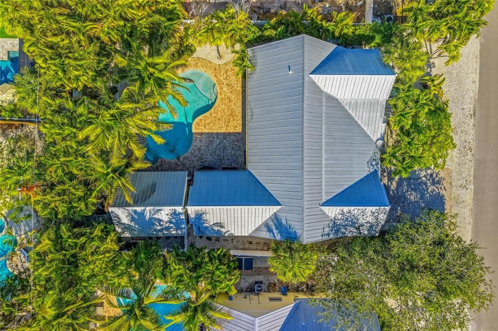 For Sale: $2,095,000 (3 beds, 3 baths, 1905 Square Feet)