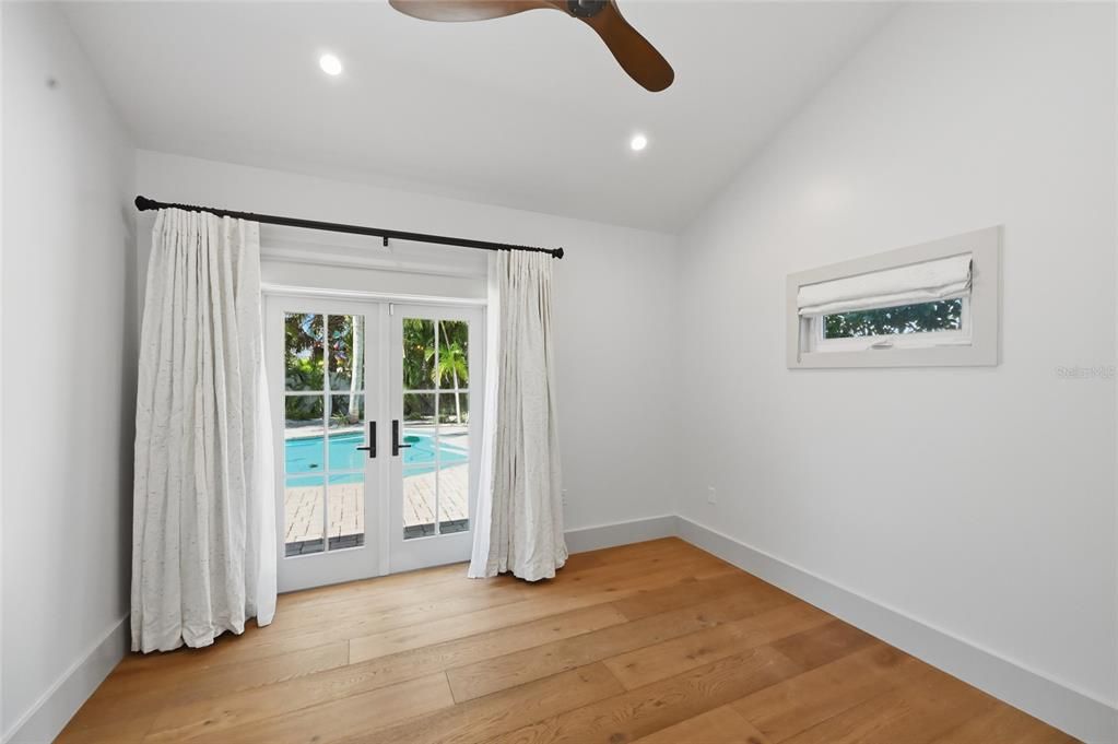 For Sale: $2,095,000 (3 beds, 3 baths, 1905 Square Feet)