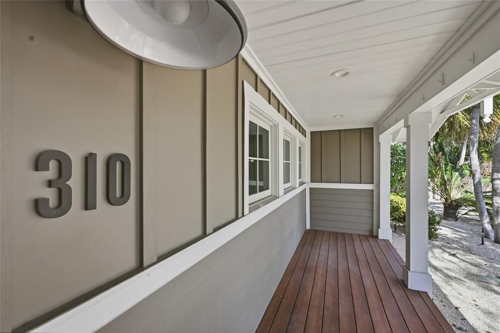 For Sale: $2,095,000 (3 beds, 3 baths, 1905 Square Feet)