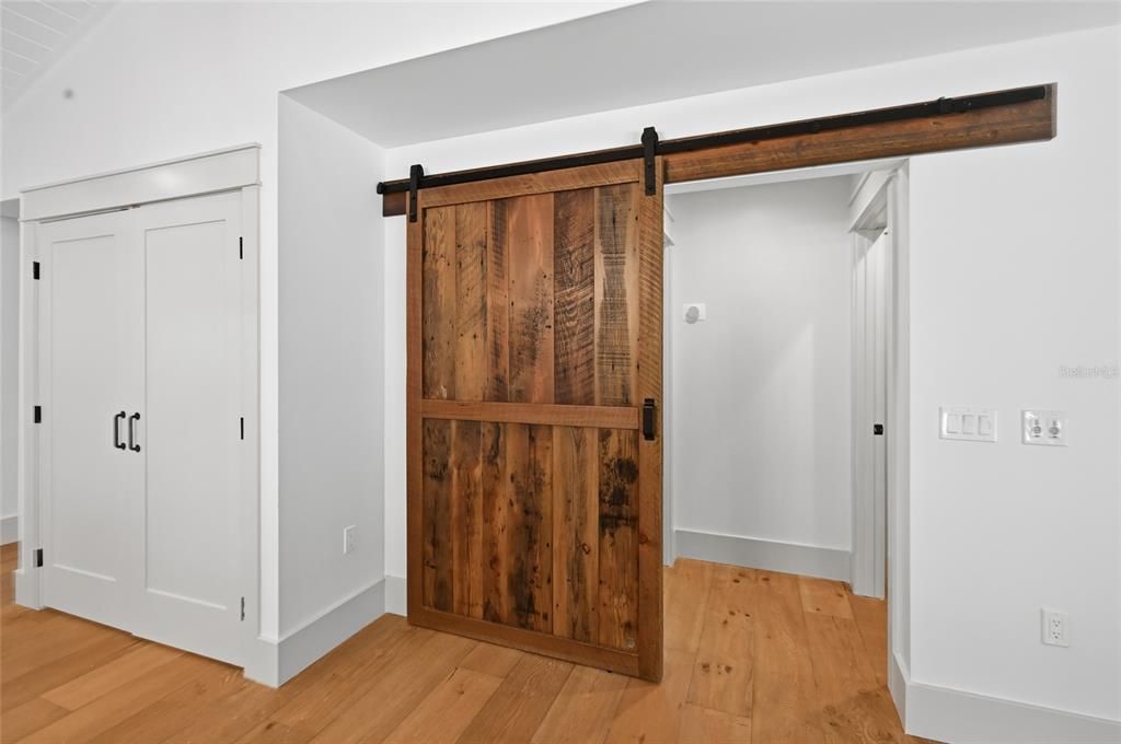 For Sale: $2,095,000 (3 beds, 3 baths, 1905 Square Feet)