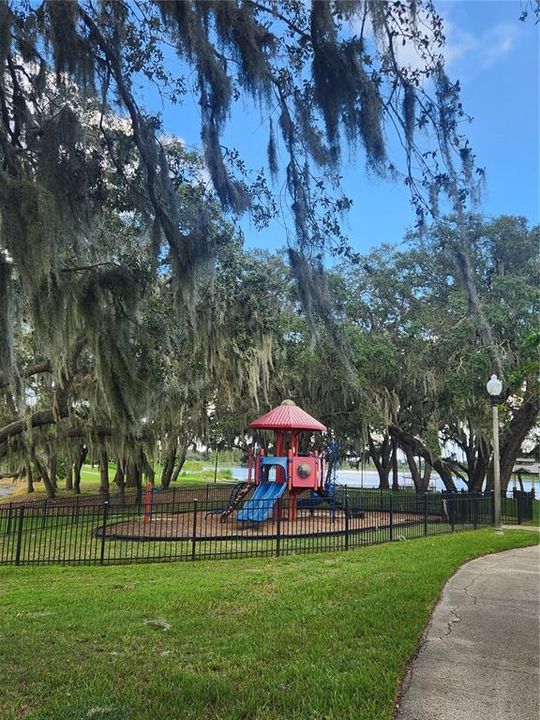 For Sale: $414,999 (3 beds, 2 baths, 1461 Square Feet)