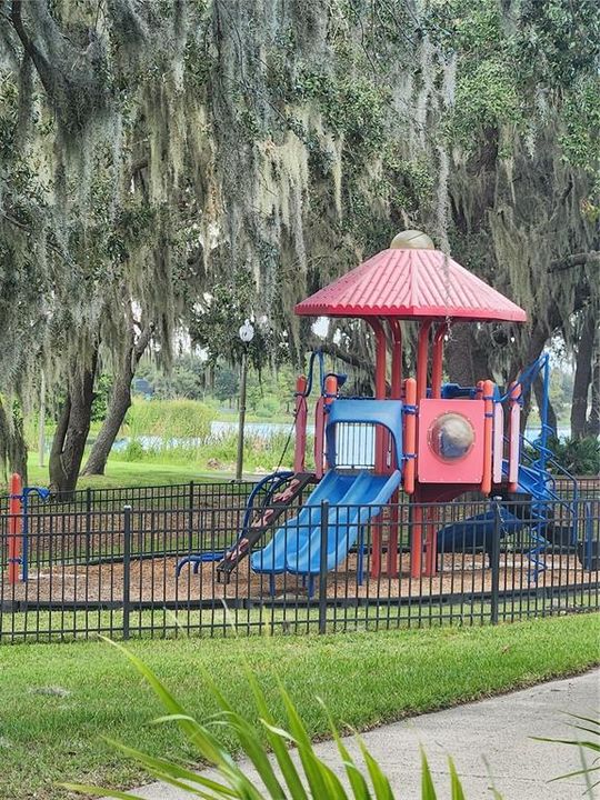 For Sale: $414,999 (3 beds, 2 baths, 1461 Square Feet)