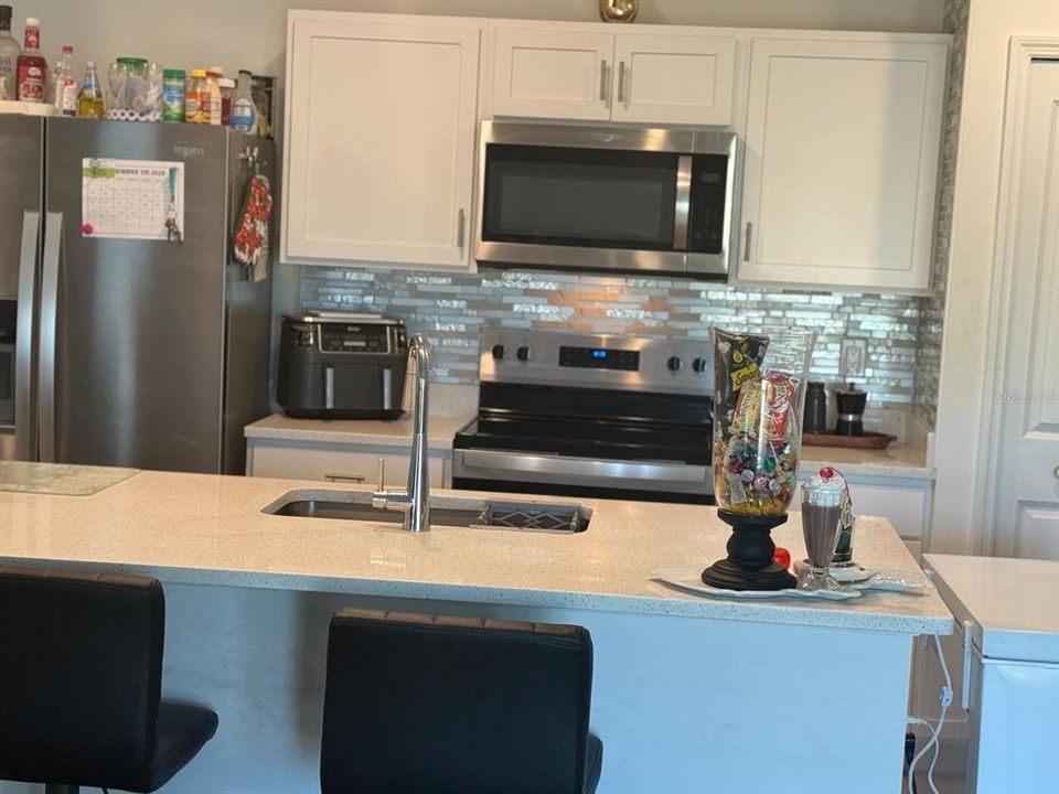 For Sale: $260,000 (3 beds, 2 baths, 1240 Square Feet)