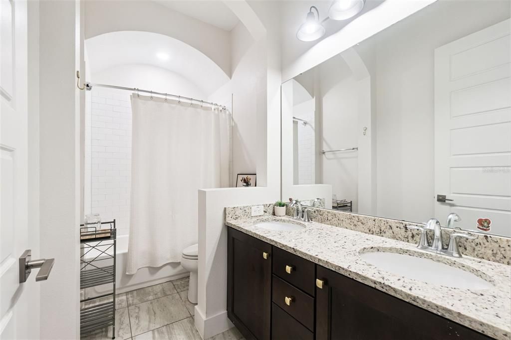 На продажу: $999,000 (3 спален, 3 ванн, 3312 Квадратных фут)