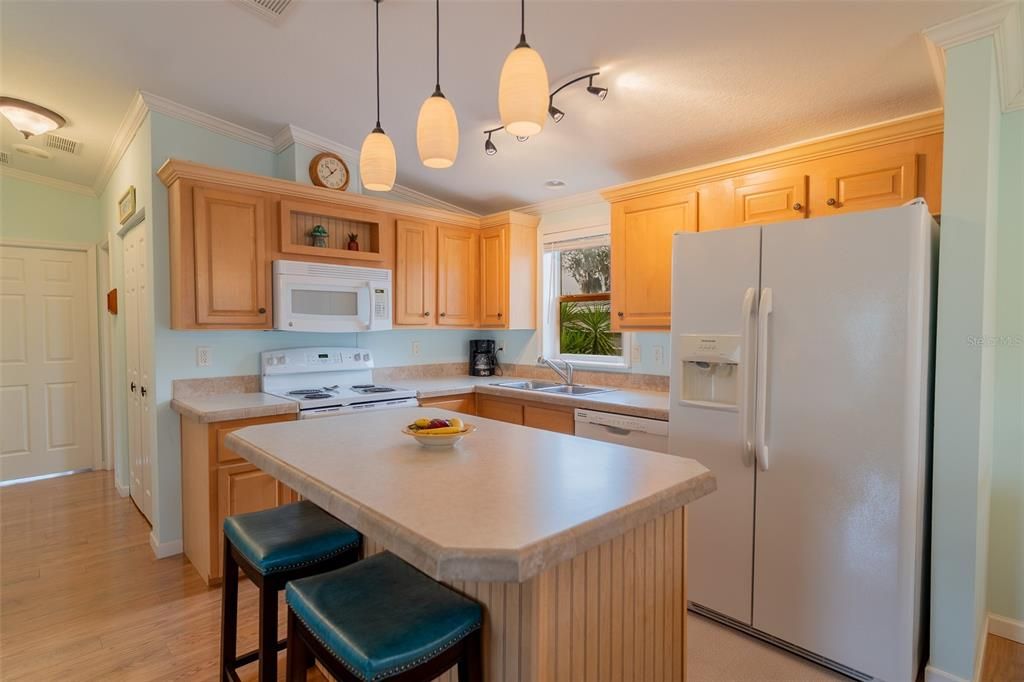 For Sale: $195,000 (3 beds, 2 baths, 1152 Square Feet)