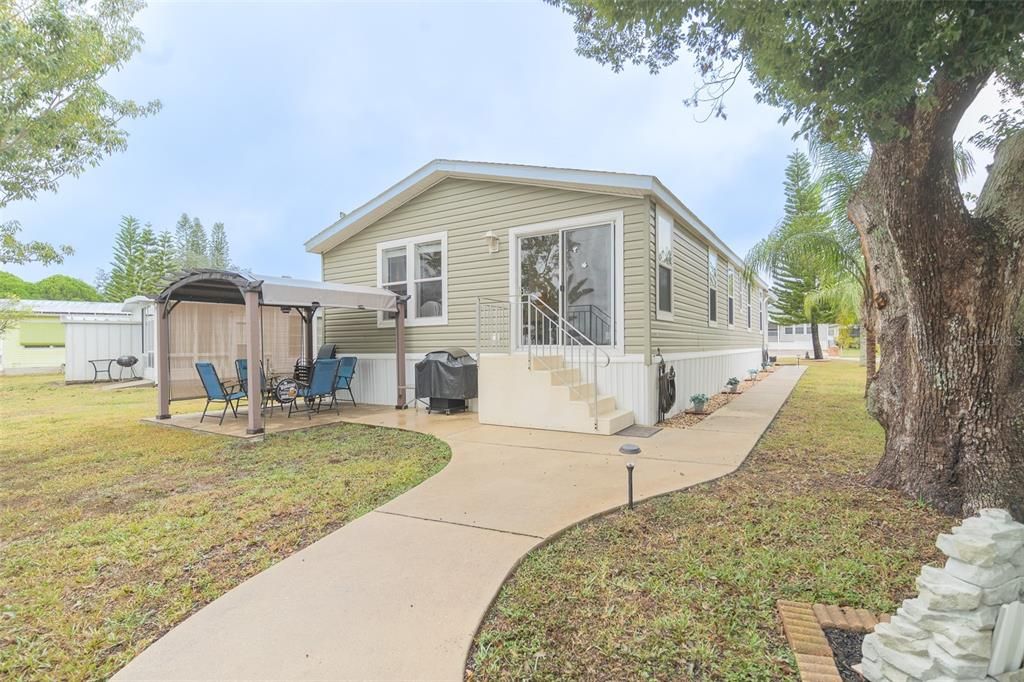 For Sale: $195,000 (3 beds, 2 baths, 1152 Square Feet)