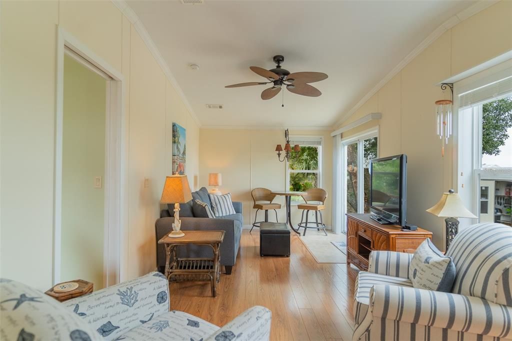 For Sale: $195,000 (3 beds, 2 baths, 1152 Square Feet)