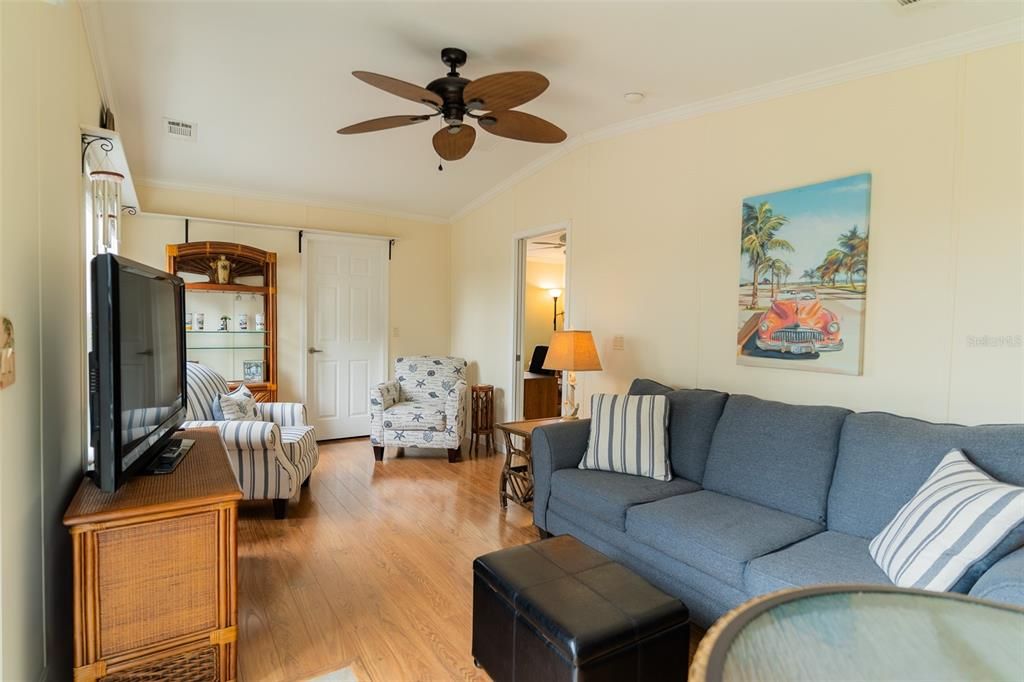 For Sale: $195,000 (3 beds, 2 baths, 1152 Square Feet)