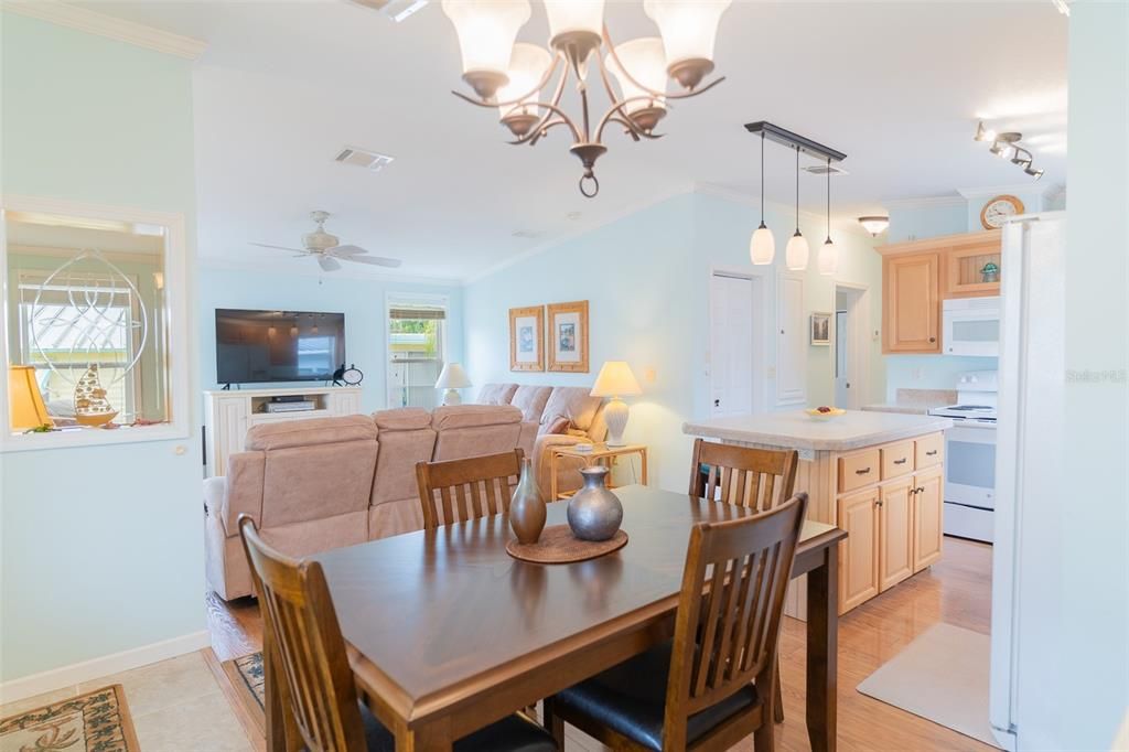 For Sale: $195,000 (3 beds, 2 baths, 1152 Square Feet)