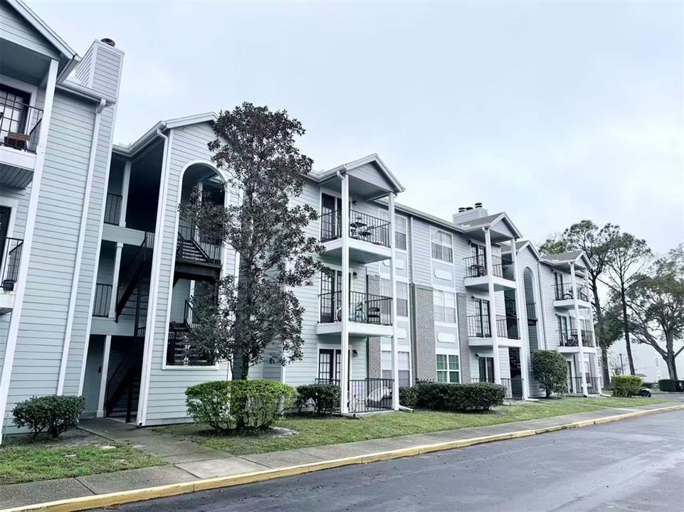 待售: $179,990 (1 贝兹, 1 浴室, 650 平方英尺)