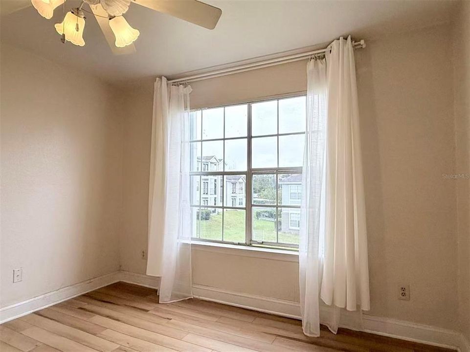 待售: $179,990 (1 贝兹, 1 浴室, 650 平方英尺)