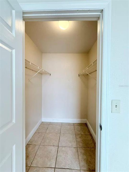 待售: $179,990 (1 贝兹, 1 浴室, 650 平方英尺)