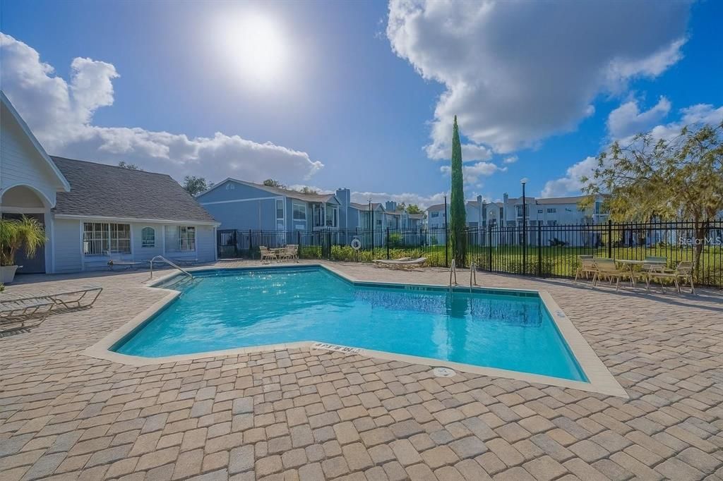 待售: $179,990 (1 贝兹, 1 浴室, 650 平方英尺)