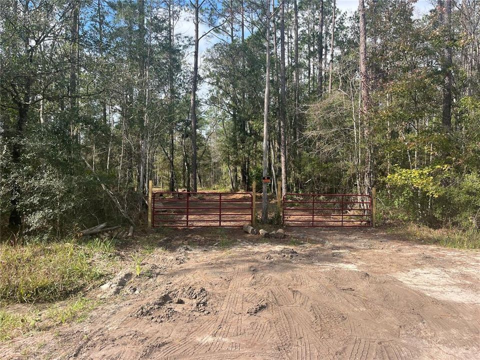 待售: $30,000 (1.14 acres)