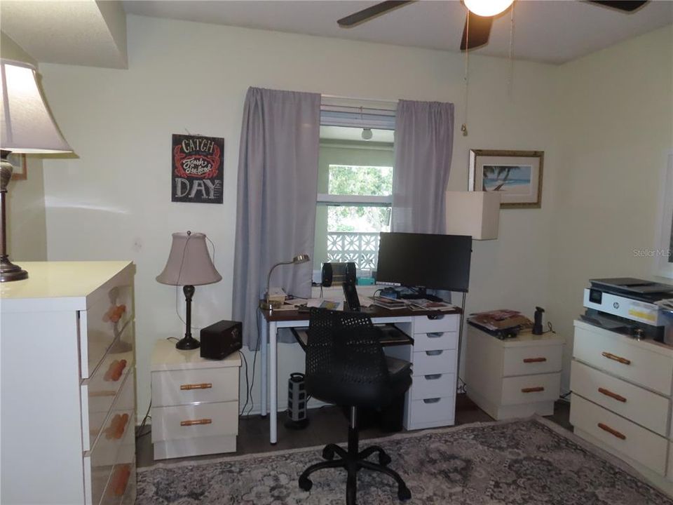 На продажу: $112,900 (2 спален, 2 ванн, 917 Квадратных фут)