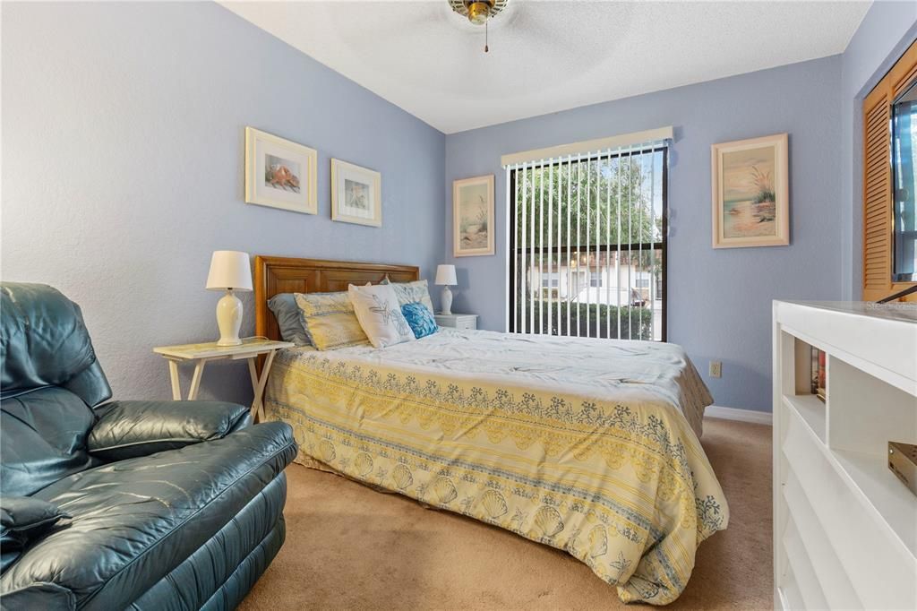 На продажу: $200,000 (2 спален, 2 ванн, 930 Квадратных фут)