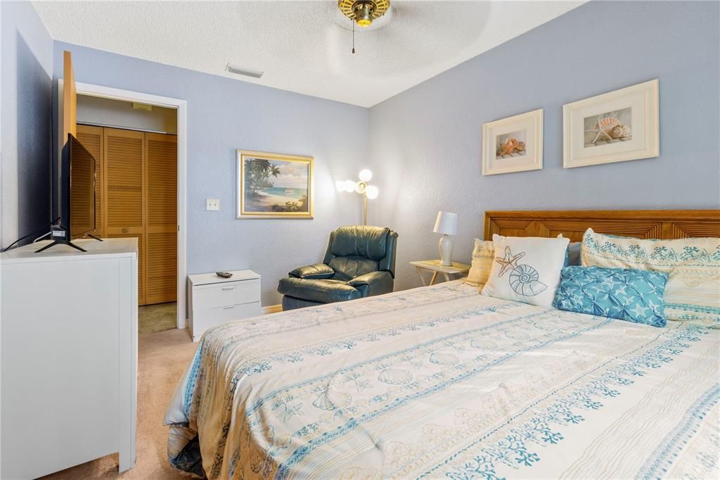 На продажу: $200,000 (2 спален, 2 ванн, 930 Квадратных фут)