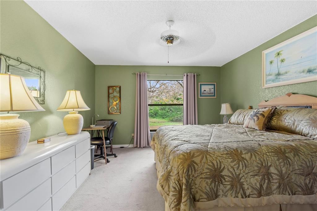 На продажу: $200,000 (2 спален, 2 ванн, 930 Квадратных фут)