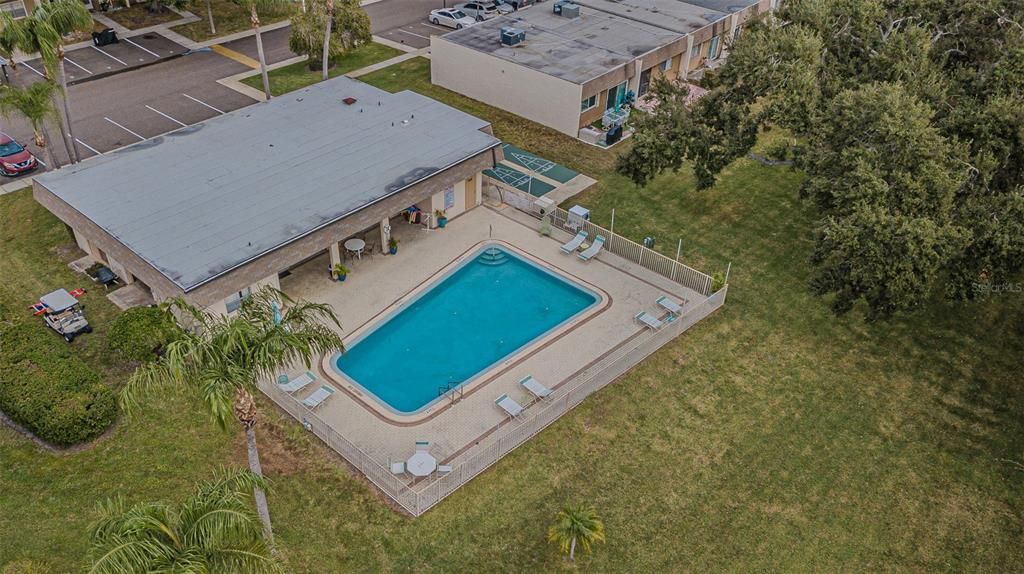 На продажу: $200,000 (2 спален, 2 ванн, 930 Квадратных фут)