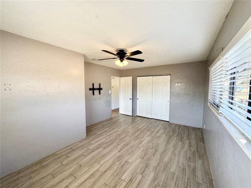 待售: $349,900 (2 贝兹, 2 浴室, 1128 平方英尺)