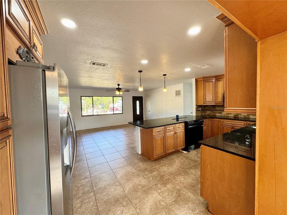 待售: $349,900 (2 贝兹, 2 浴室, 1128 平方英尺)