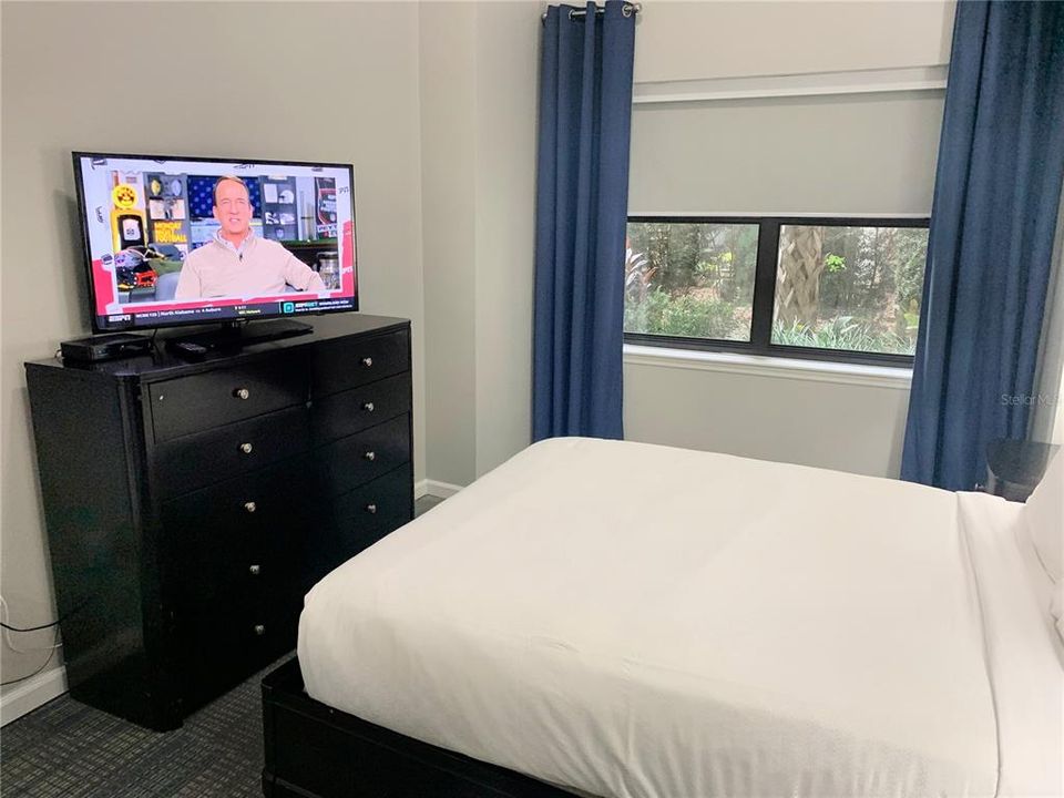 For Sale: $304,000 (2 beds, 2 baths, 1265 Square Feet)