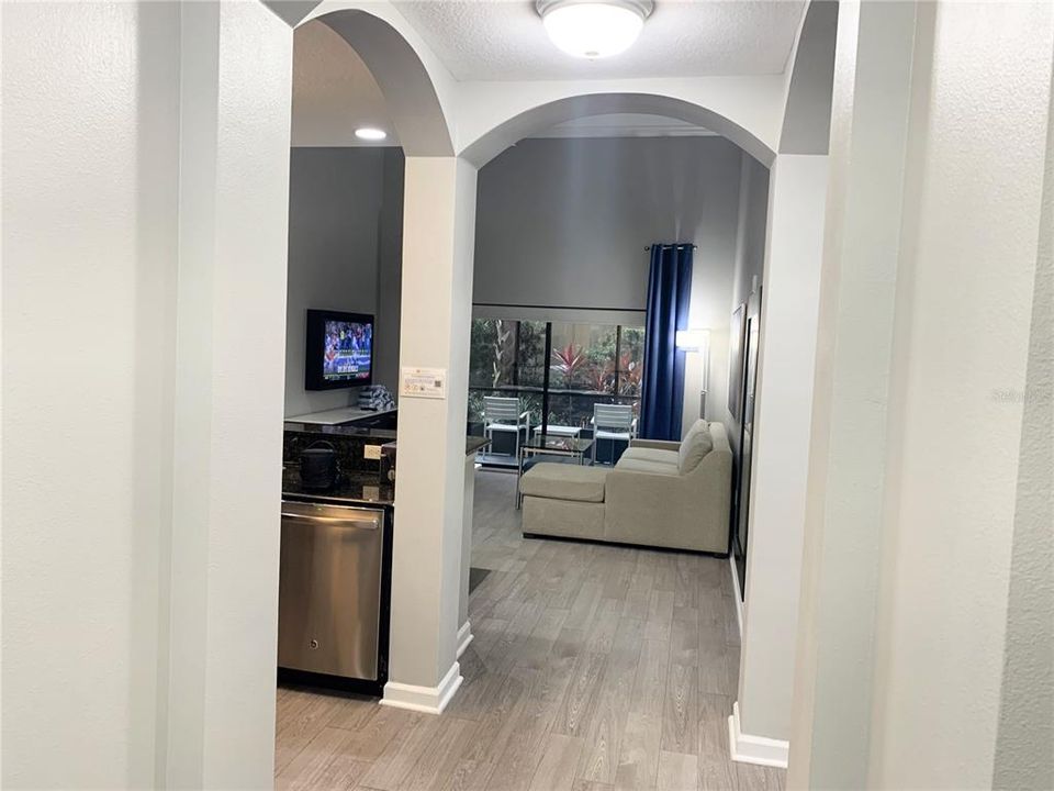 For Sale: $304,000 (2 beds, 2 baths, 1265 Square Feet)