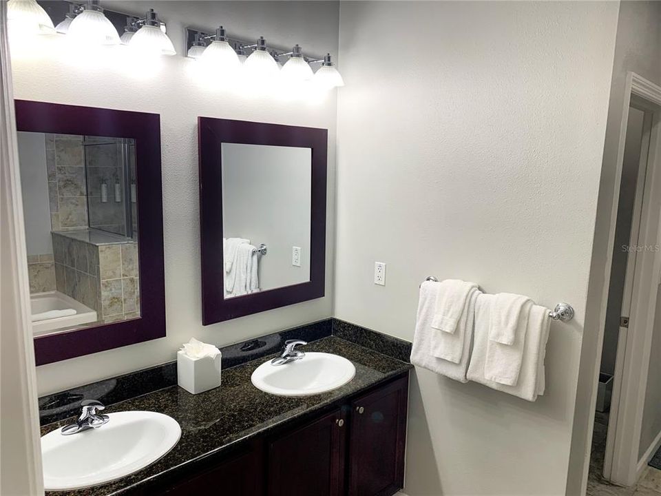 For Sale: $304,000 (2 beds, 2 baths, 1265 Square Feet)