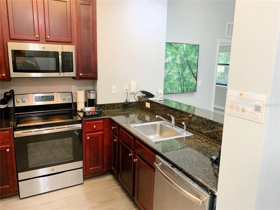 For Sale: $304,000 (2 beds, 2 baths, 1265 Square Feet)