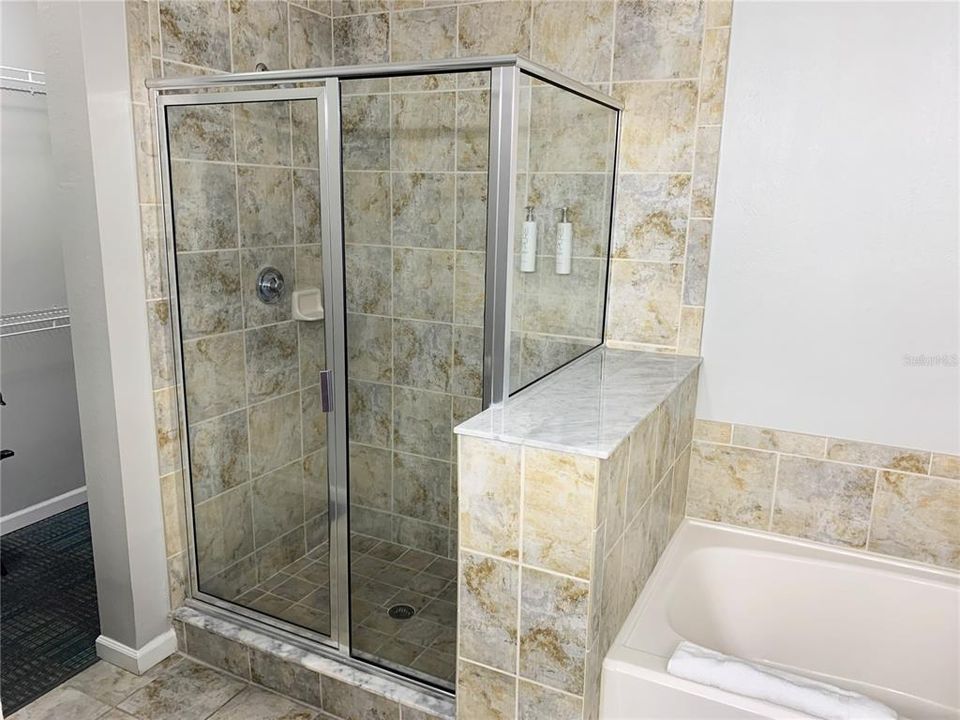 For Sale: $304,000 (2 beds, 2 baths, 1265 Square Feet)