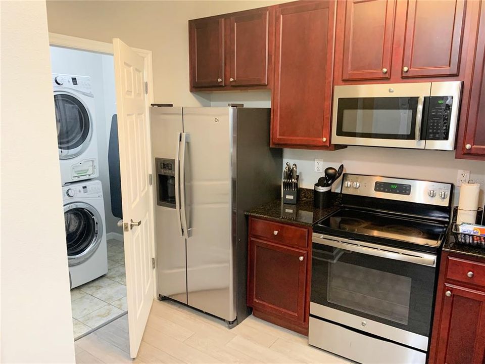 For Sale: $304,000 (2 beds, 2 baths, 1265 Square Feet)