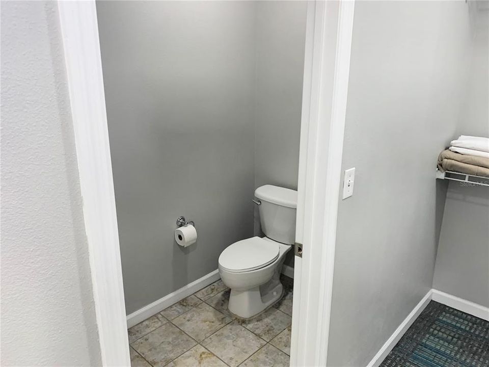 For Sale: $304,000 (2 beds, 2 baths, 1265 Square Feet)