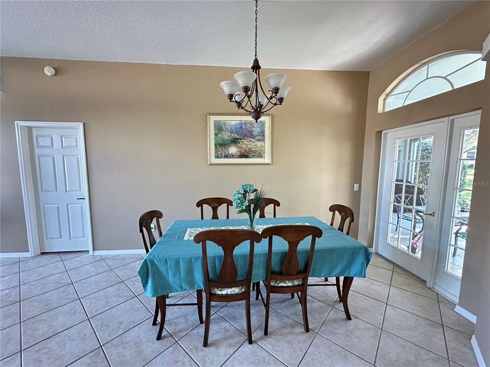 For Sale: $325,000 (3 beds, 2 baths, 1963 Square Feet)