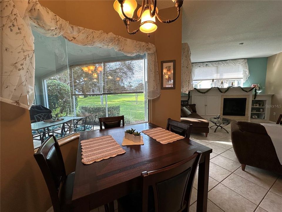 En Venta: $325,000 (3 camas, 2 baños, 1963 Pies cuadrados)