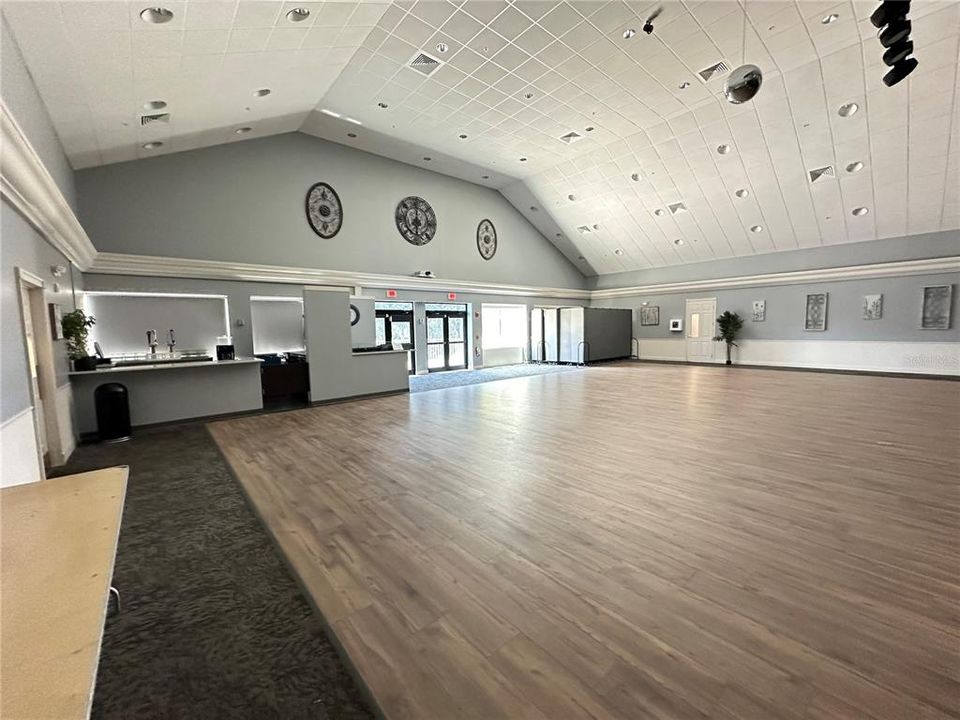 En Venta: $325,000 (3 camas, 2 baños, 1963 Pies cuadrados)