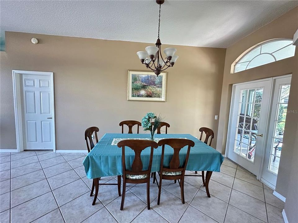 For Sale: $325,000 (3 beds, 2 baths, 1963 Square Feet)