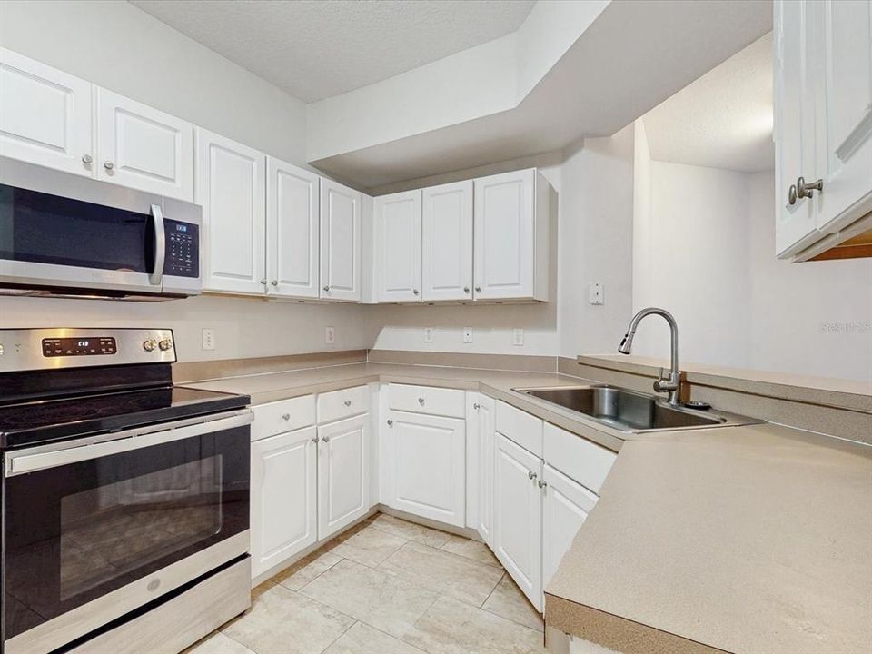 待售: $205,000 (3 贝兹, 2 浴室, 1362 平方英尺)