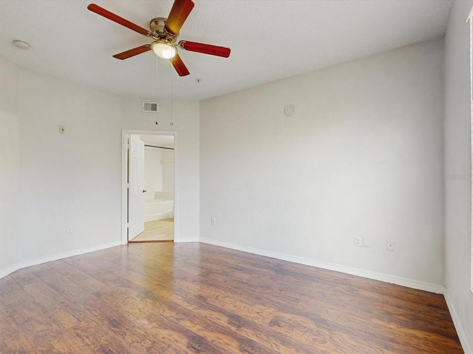 待售: $205,000 (3 贝兹, 2 浴室, 1362 平方英尺)